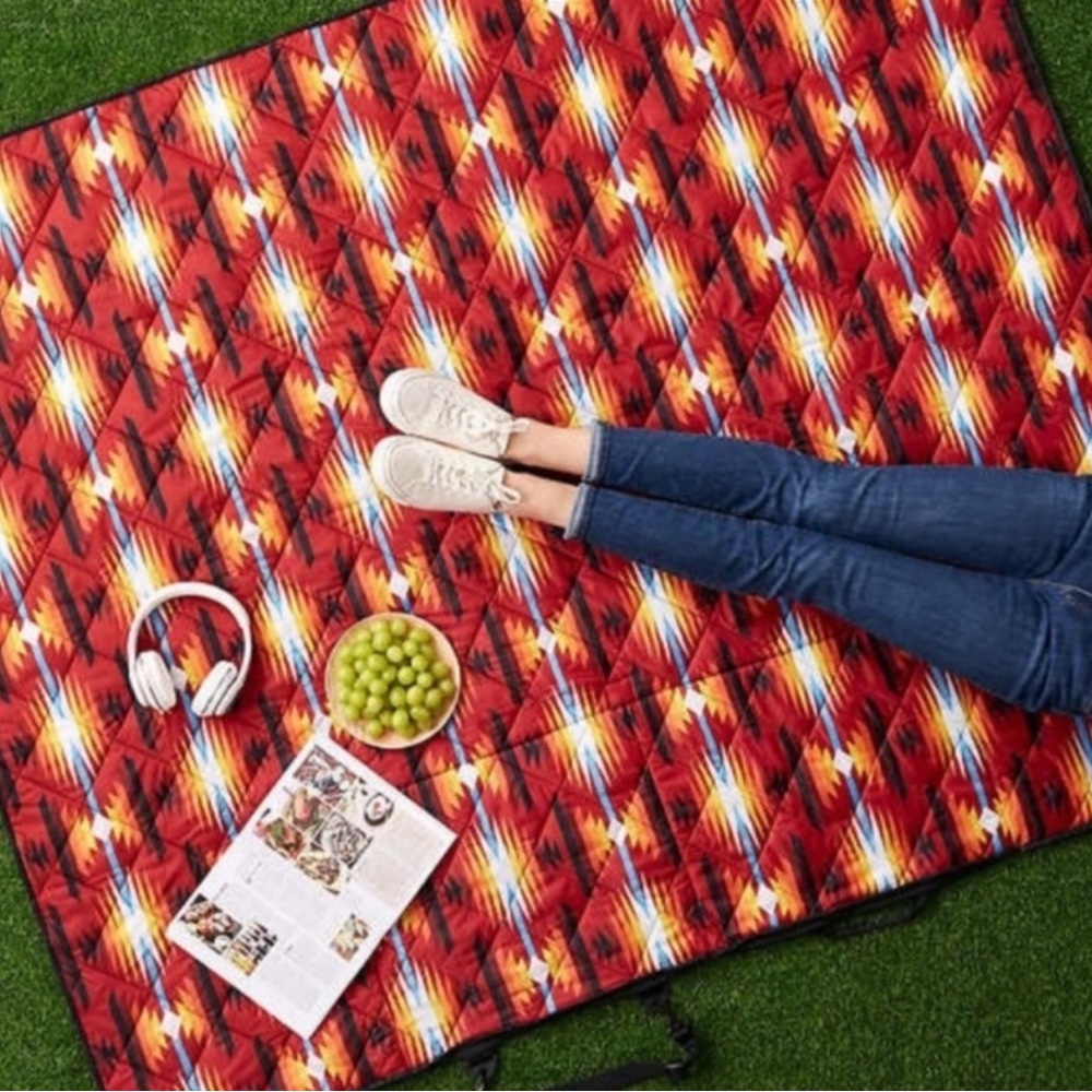 Pendleton Packable Blanket - Picture 3 of 8